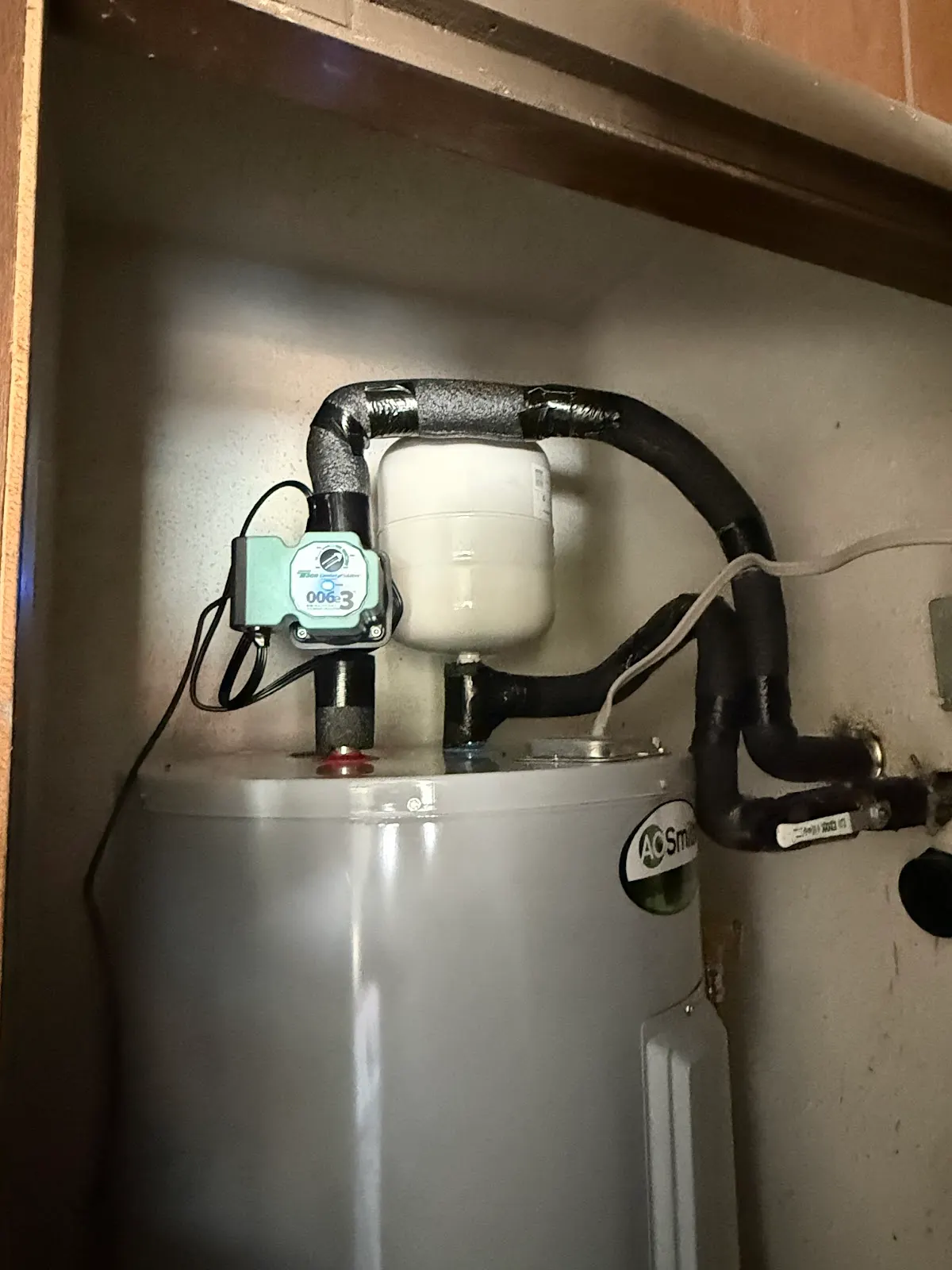 Water heater installation completed by ET Plumbing